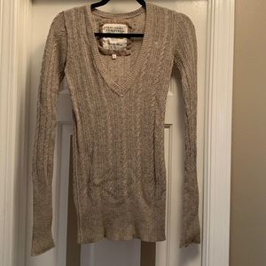 Beige Abercrombie & Fitch Sweater